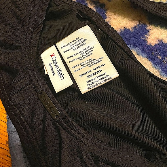 NWT Calvin Klein Ribbed Bikini Top - Picture 8 of 11